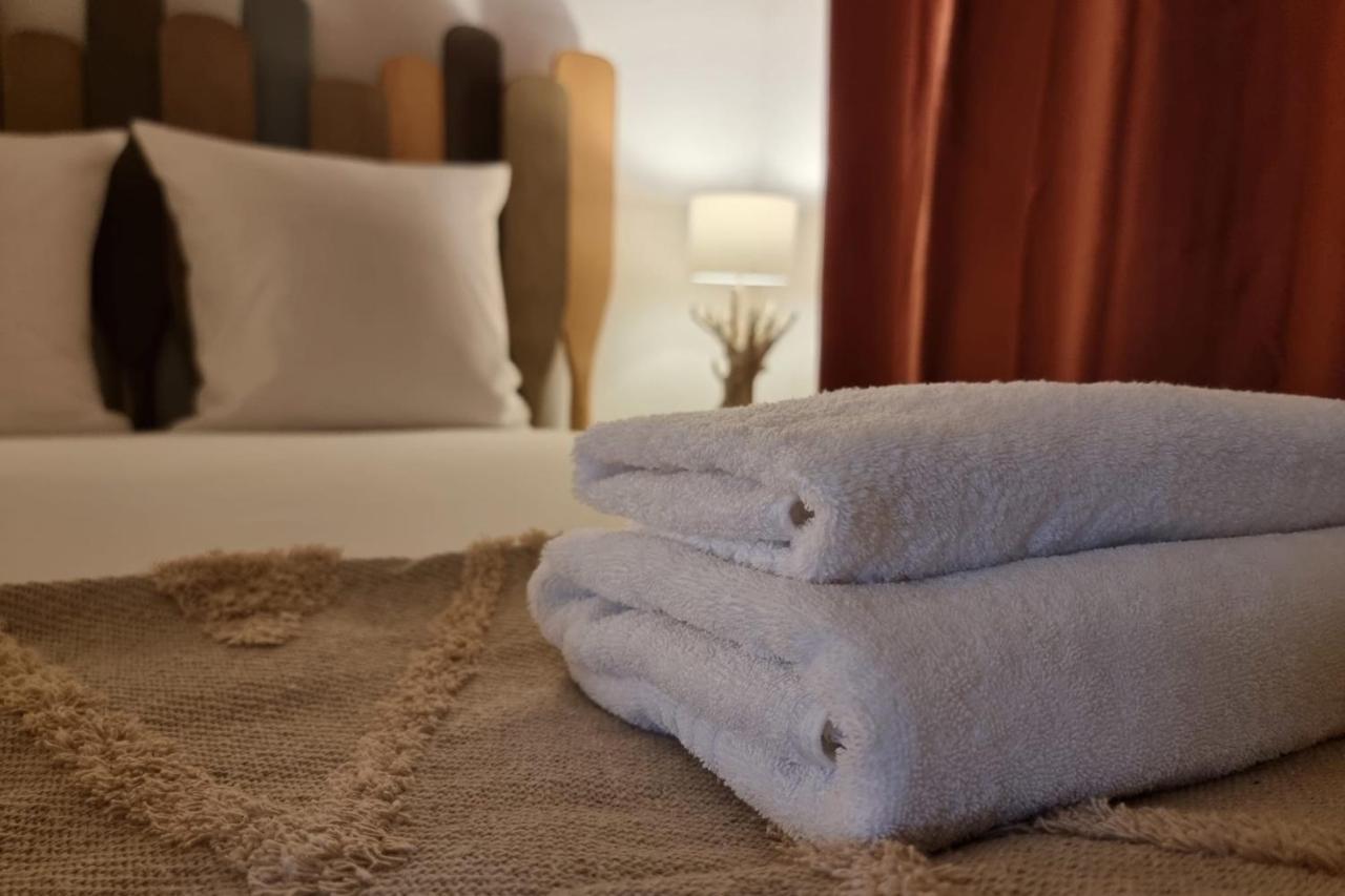 La Vague - Breath Of Freshness In Center Of Honfleur - Free Parking 550M Apartment Luaran gambar
